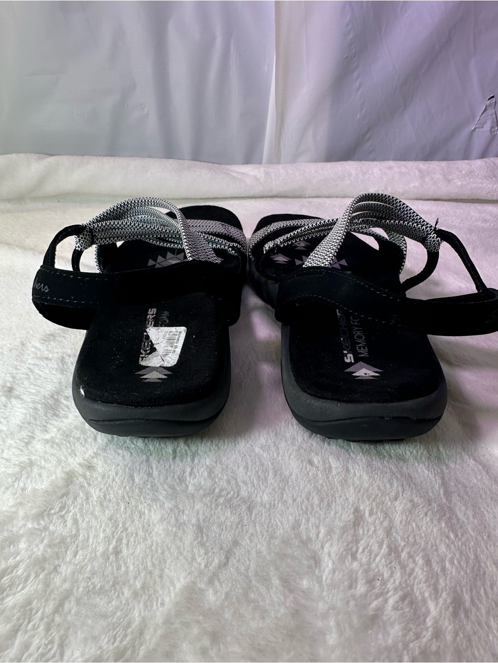 Skechers Women’s Black Sandal with Patterned White Straps - Picture 7 of 8